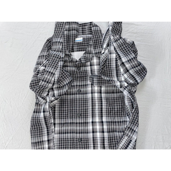 Columbia Long Sleeve Button Front Vented Fishing Shirt. Gray Plaid, Size S. EUC! - Picture 5 of 7